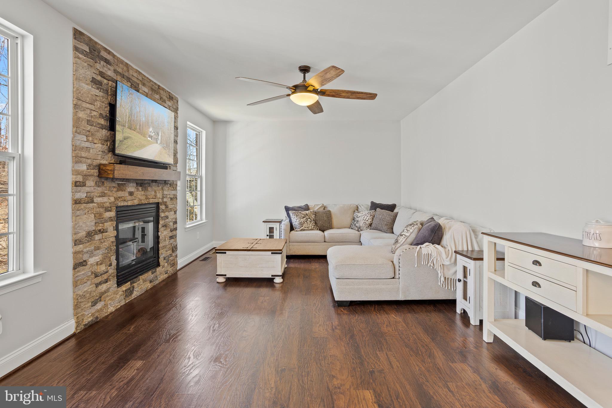 HOLBROOK ESTATES - Residential