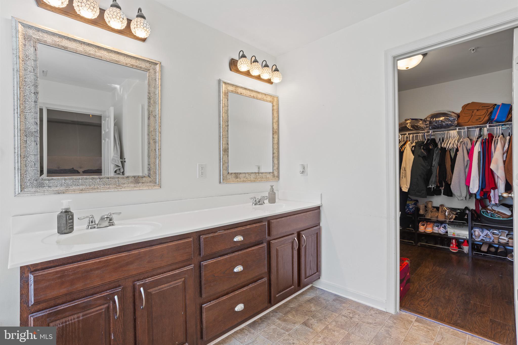 HOLBROOK ESTATES - Residential