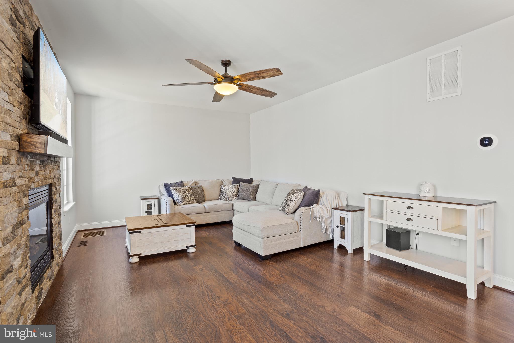 HOLBROOK ESTATES - Residential