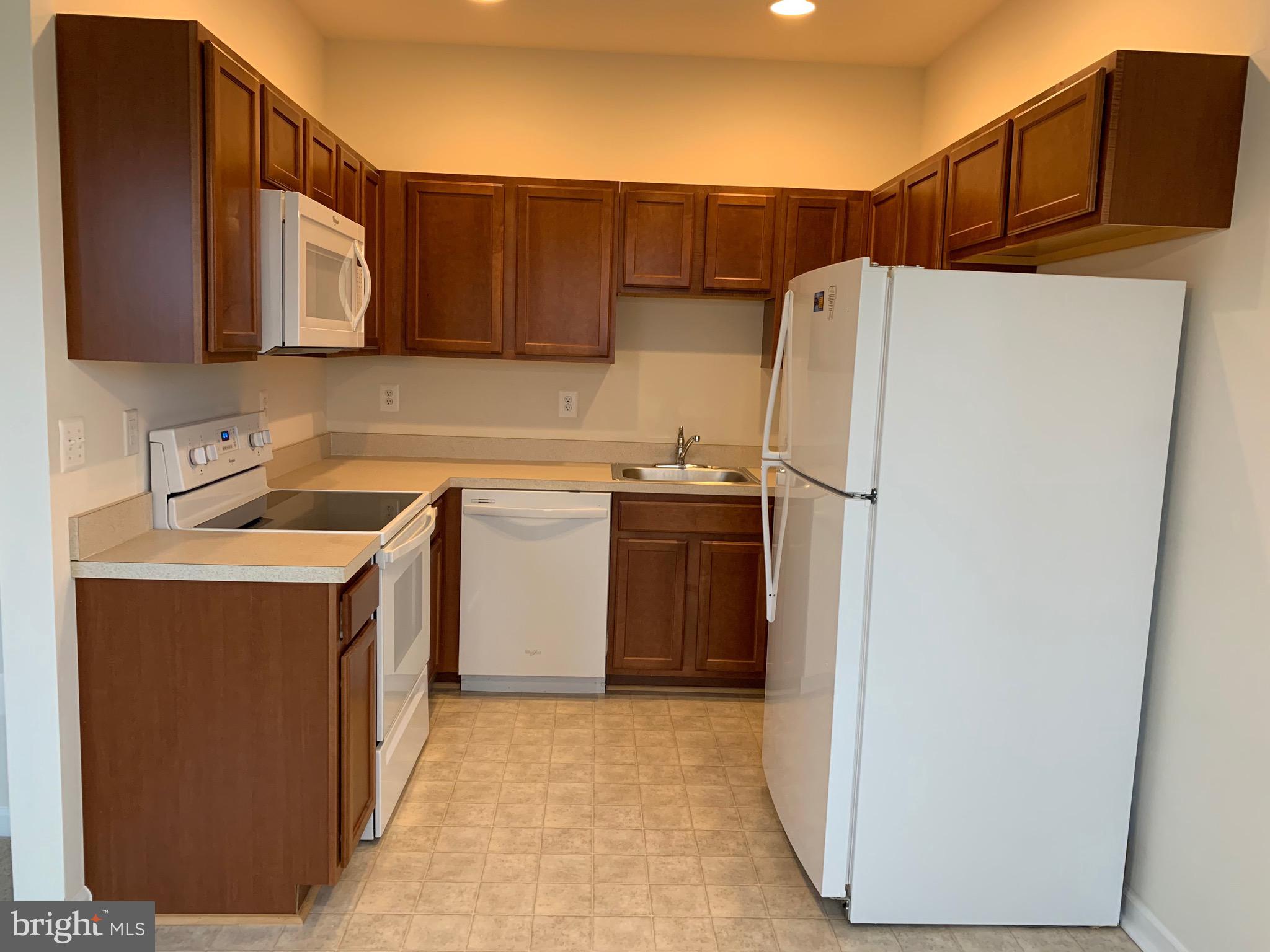 URBANA HIGHLANDS - Residential Lease