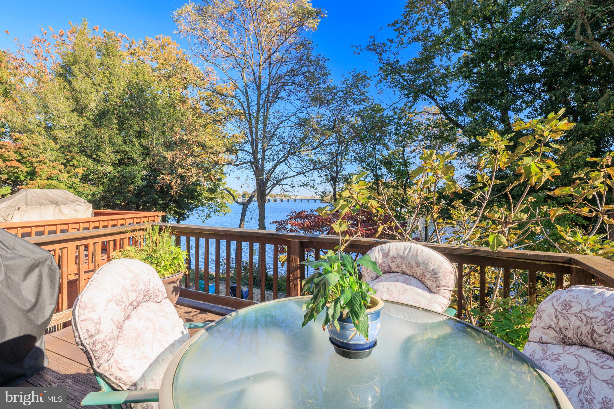 819 DE FRANCEAUX HBR