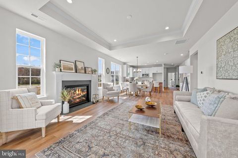 Townhouse For Sale - 9 Redkist Drive<br/> Gloucester County, MULLICA HILL, NJ 08062