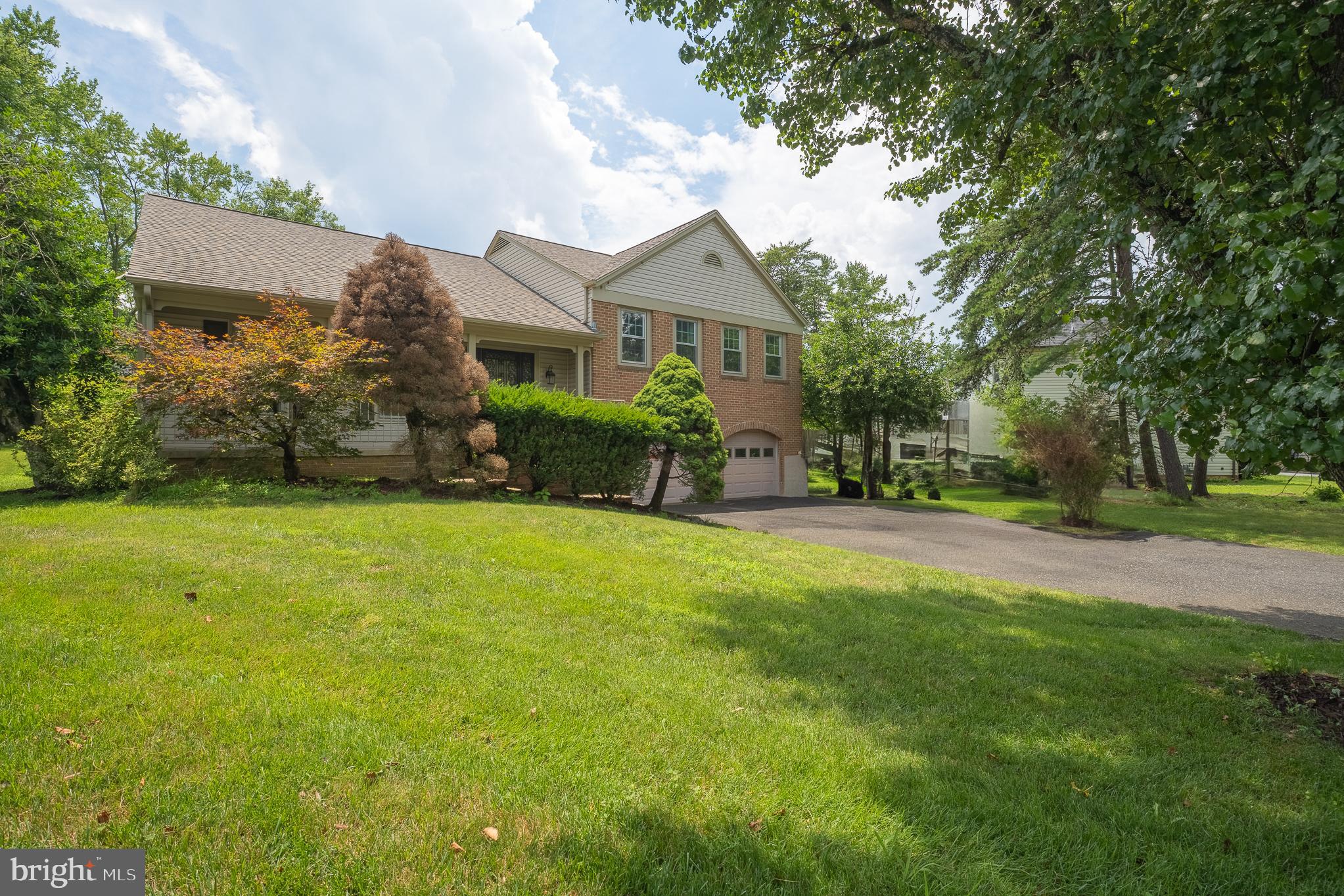 10 PINTO COURT