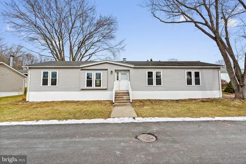 921 Lakeview Drive, Green Lane, PA 18054 - MLS#: PAMC2164300