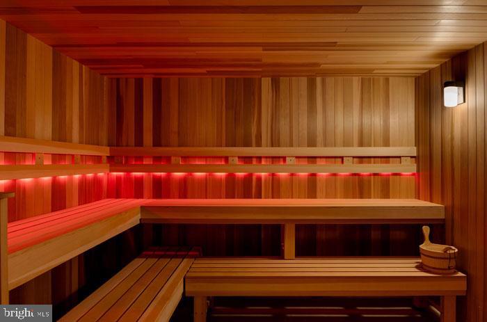 WASHINGTON SQ - Residential Lease