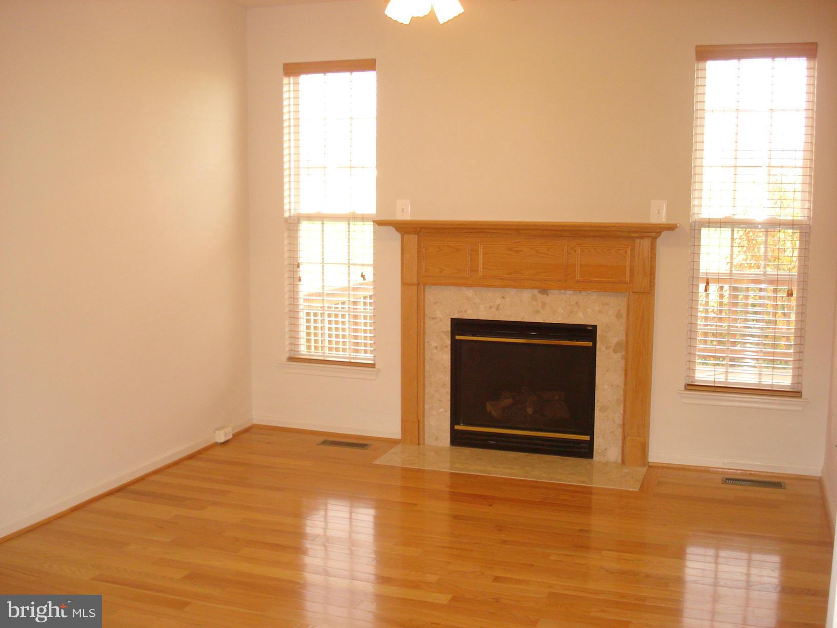 RIVERSIDE STATION - Residential Lease