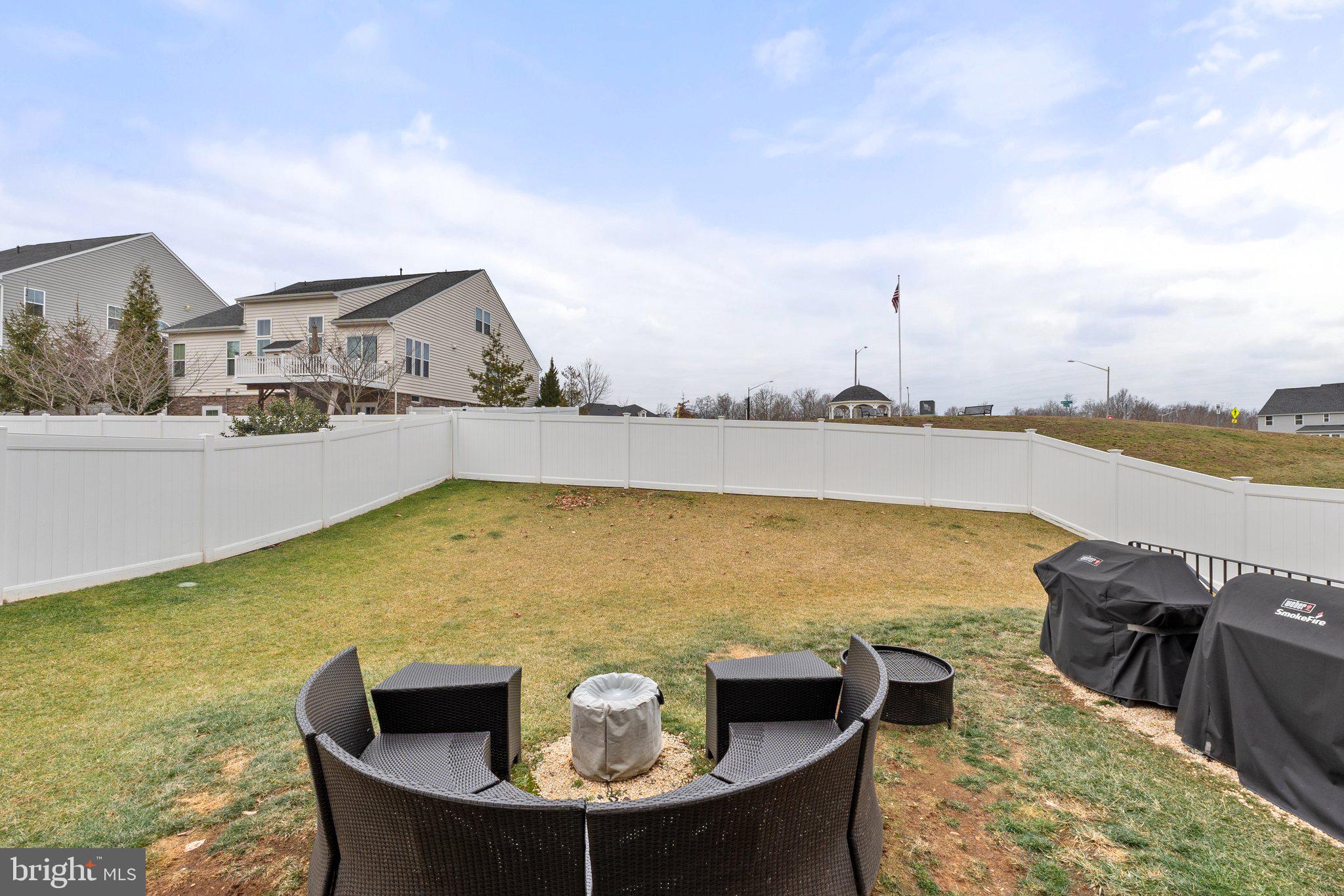 MAY'S QUARTER - Residential