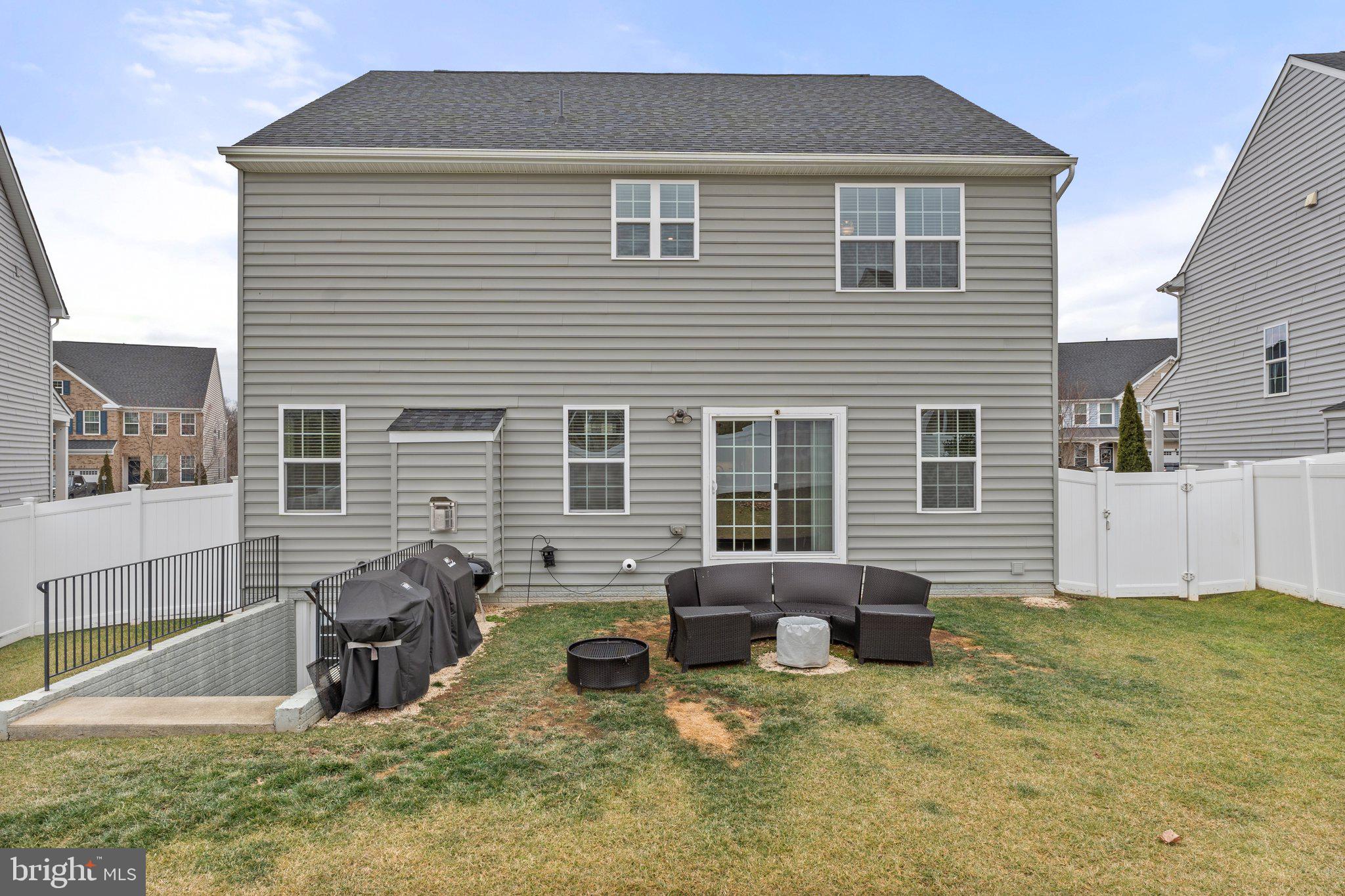 MAY'S QUARTER - Residential