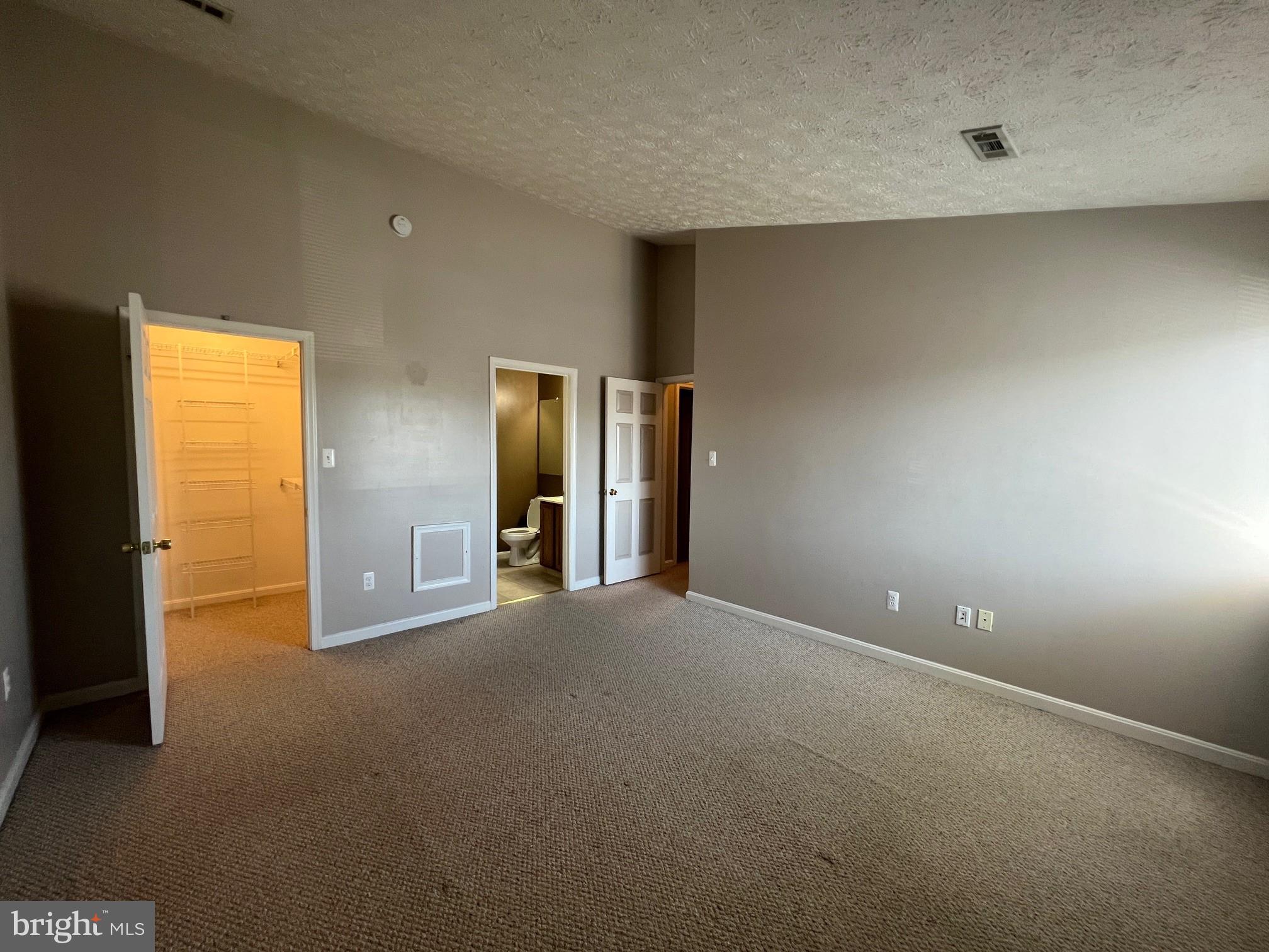 OLD FARM STATION - Residential Lease