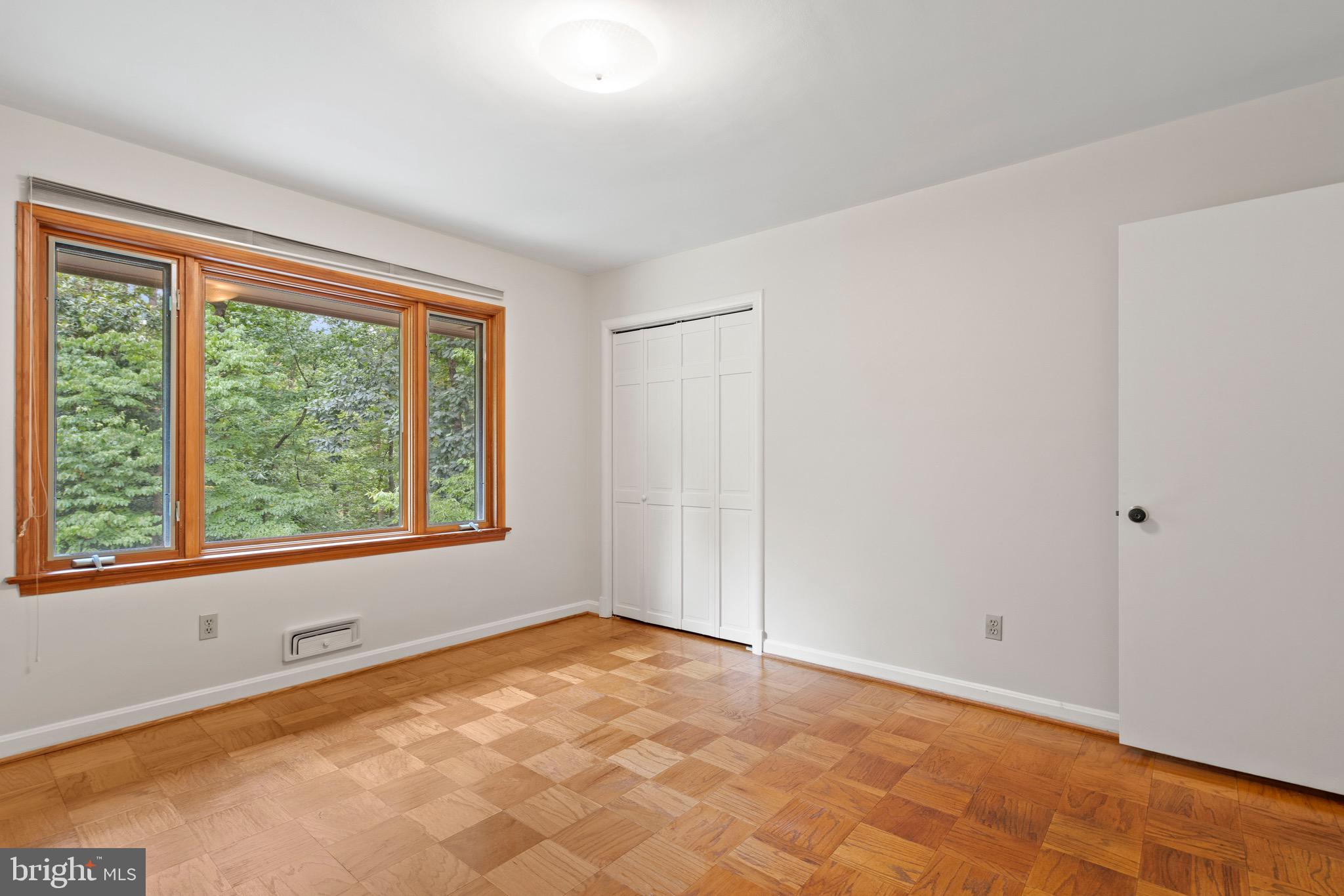 BELLEVUE FOREST - Residential