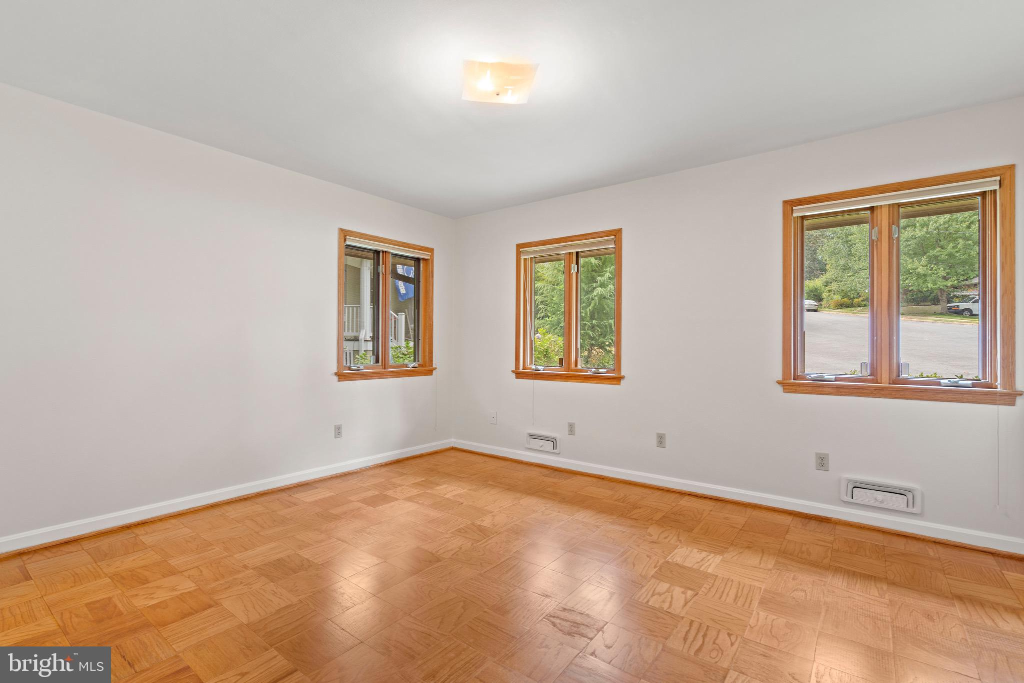 BELLEVUE FOREST - Residential