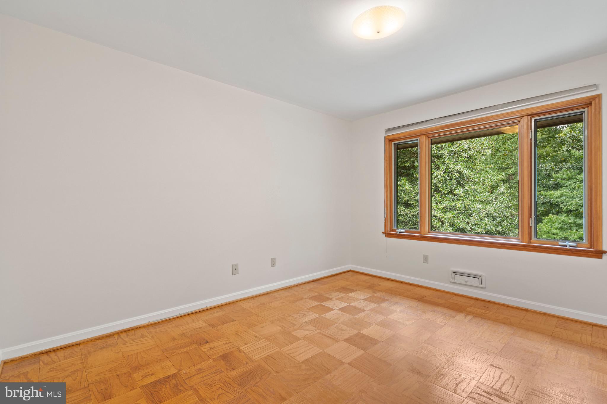 BELLEVUE FOREST - Residential