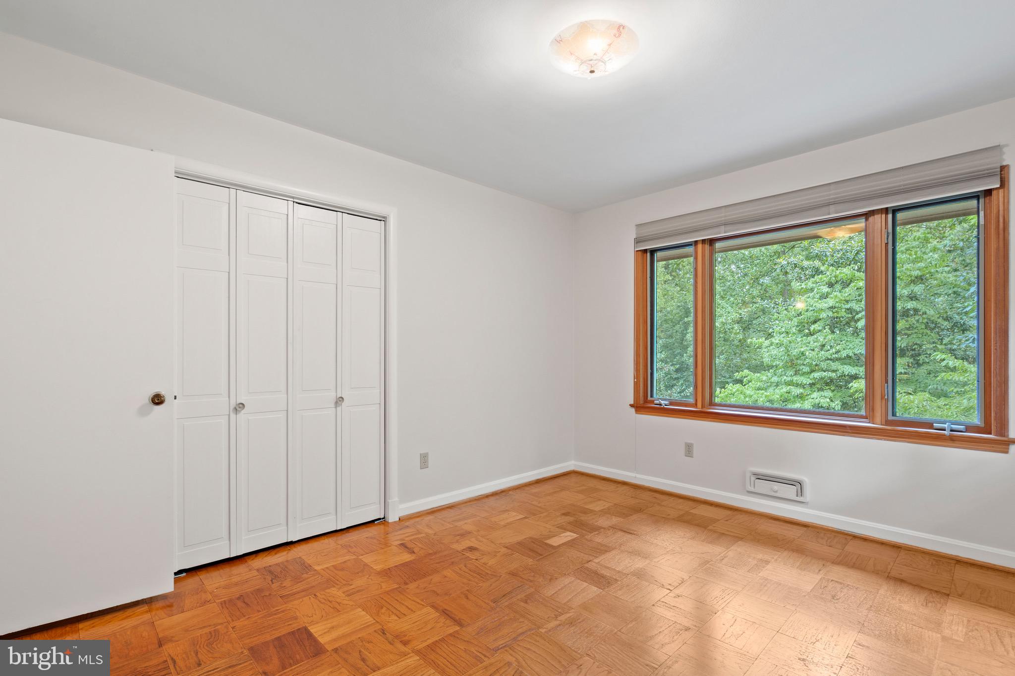 BELLEVUE FOREST - Residential