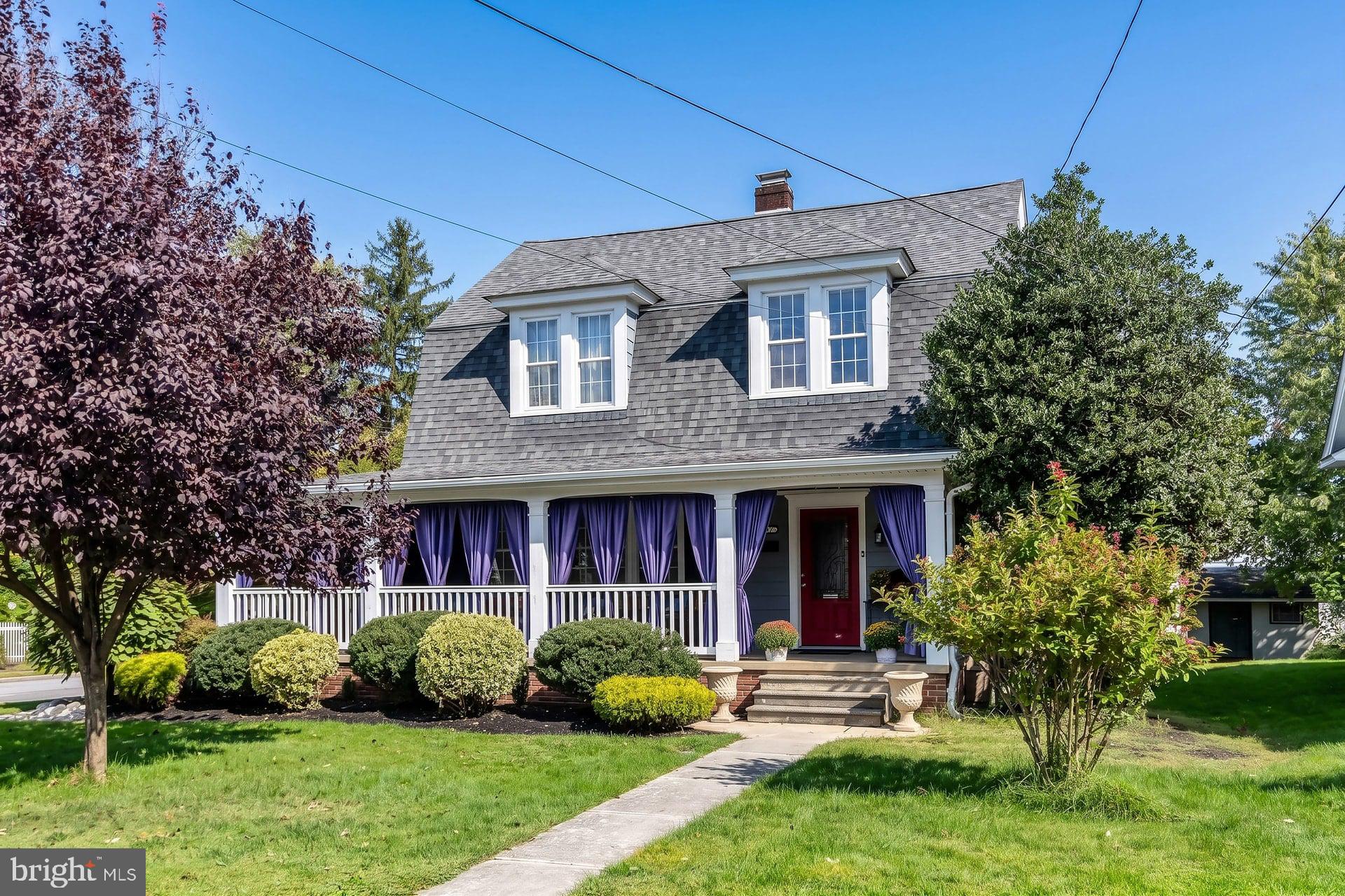 160 W HOLLY AVENUE
