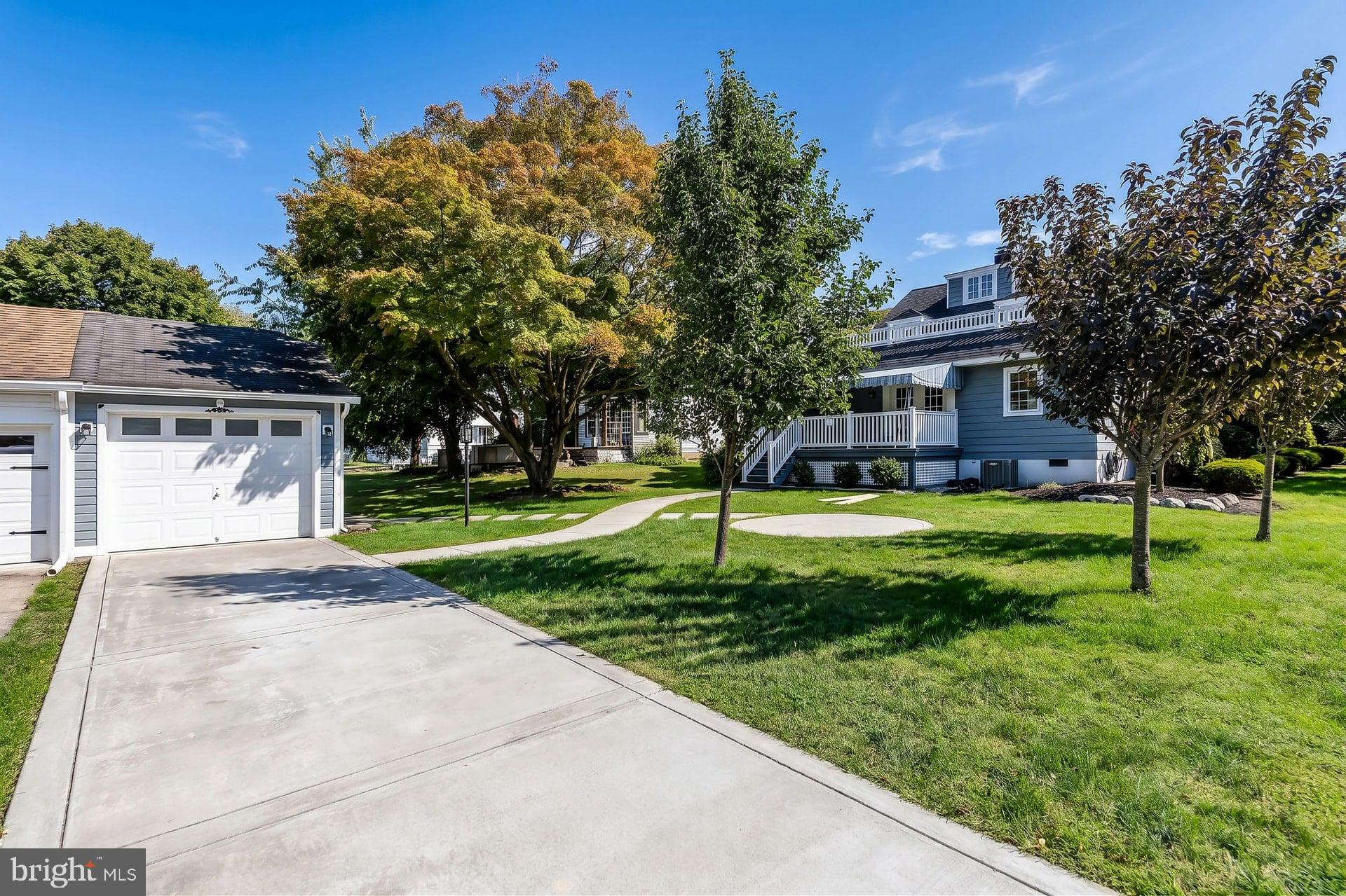 160 W HOLLY AVENUE