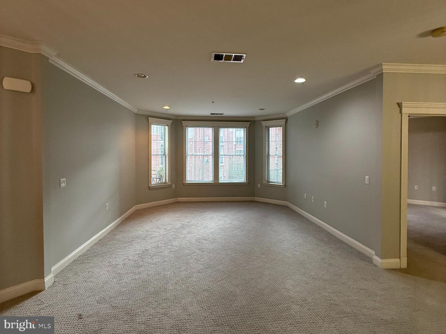 THE GRANDE AT RIVERVIEW - Residential Lease