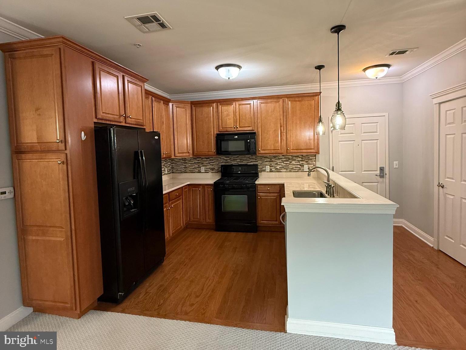 THE GRANDE AT RIVERVIEW - Residential Lease