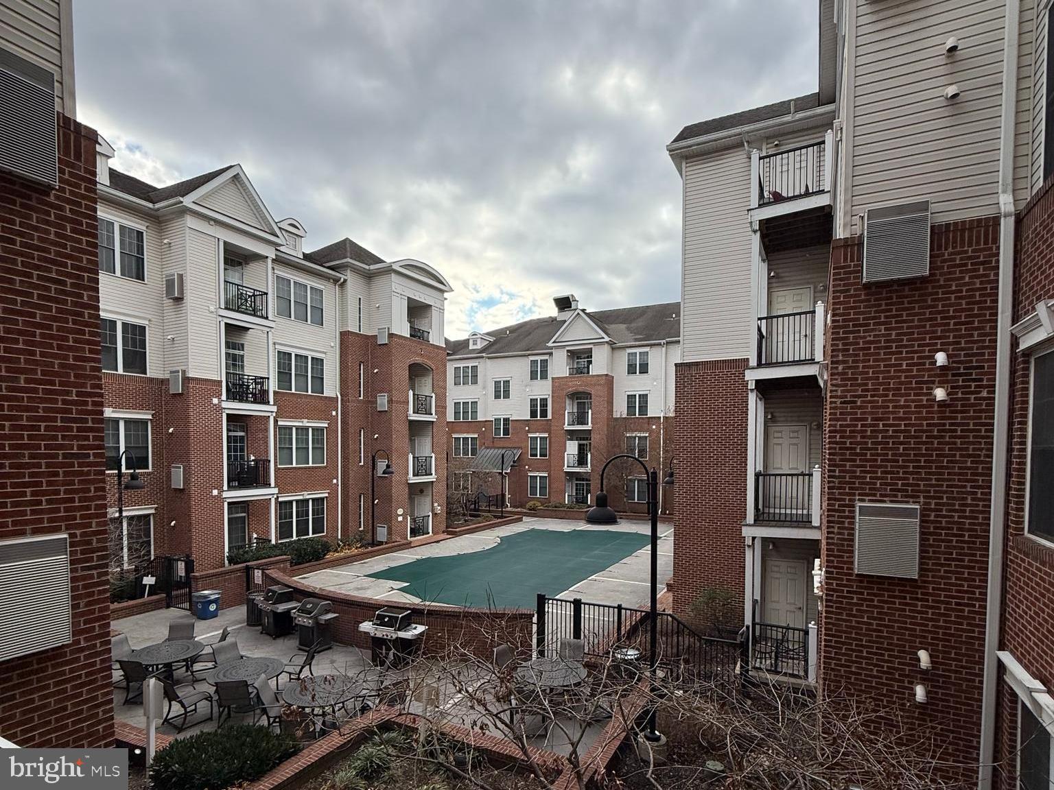 THE GRANDE AT RIVERVIEW - Residential Lease