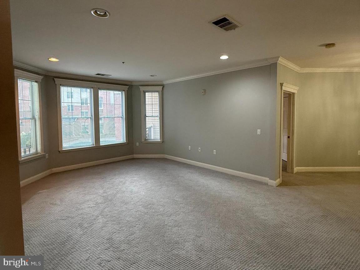 THE GRANDE AT RIVERVIEW - Residential Lease