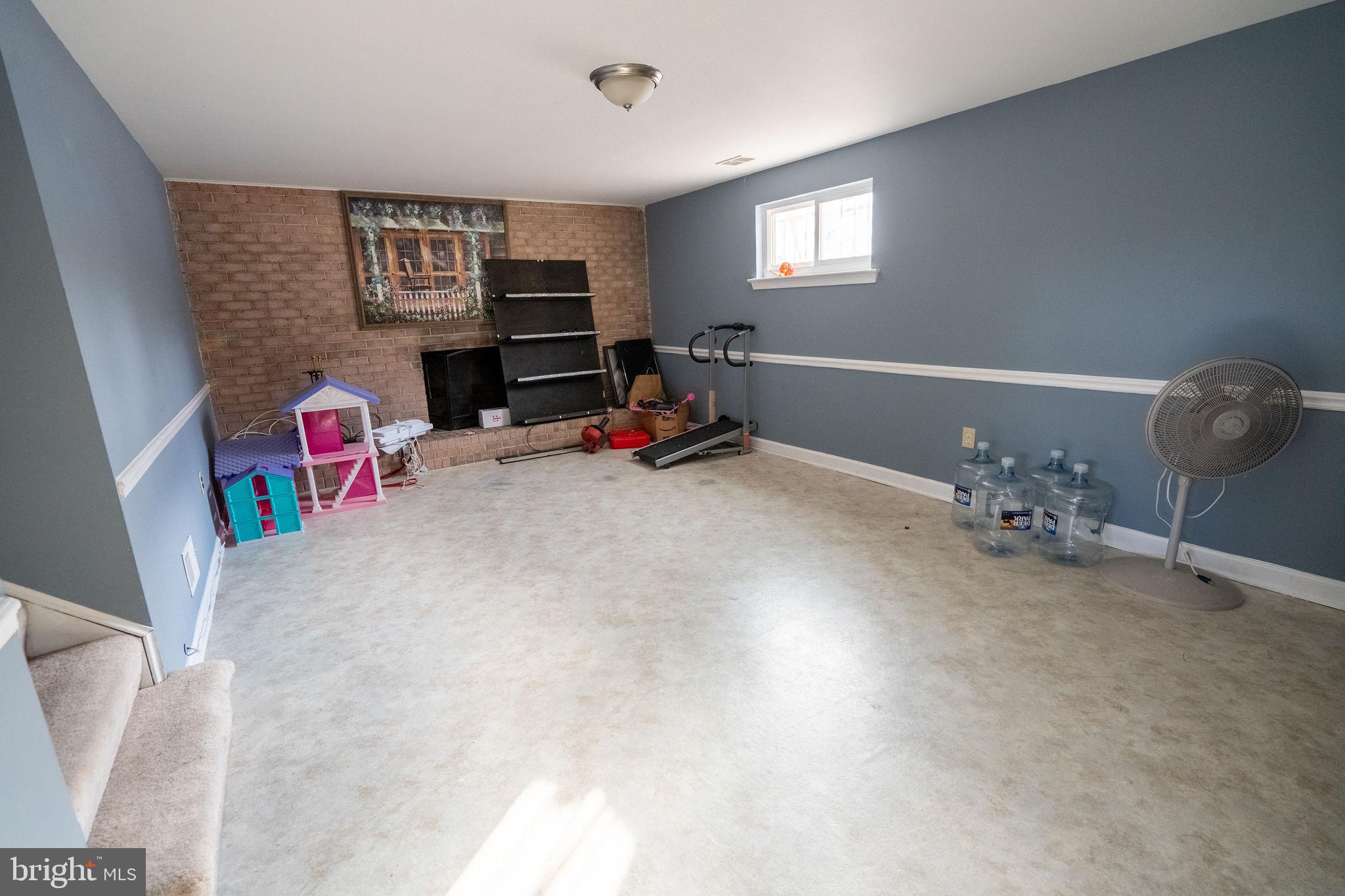 HILLCREST TERRACE - Residential