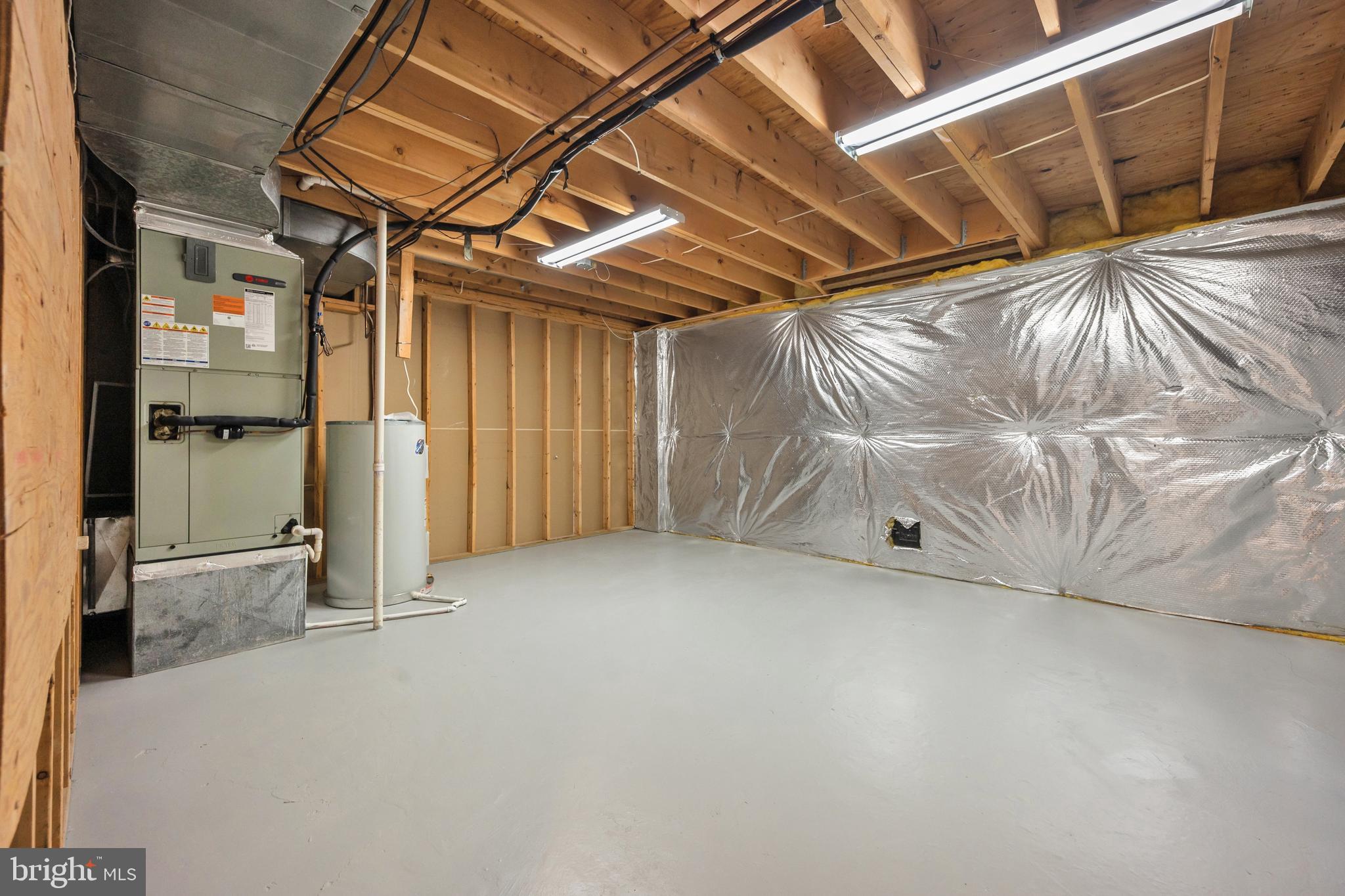 CHANTILLY ESTATES - Residential