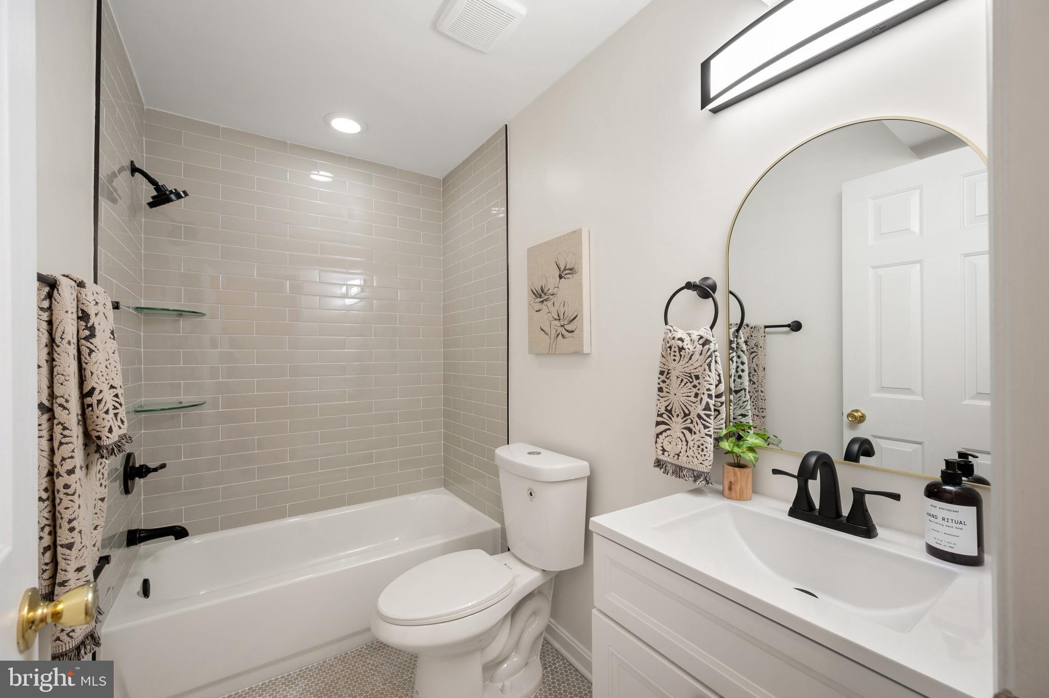 CHANTILLY ESTATES - Residential