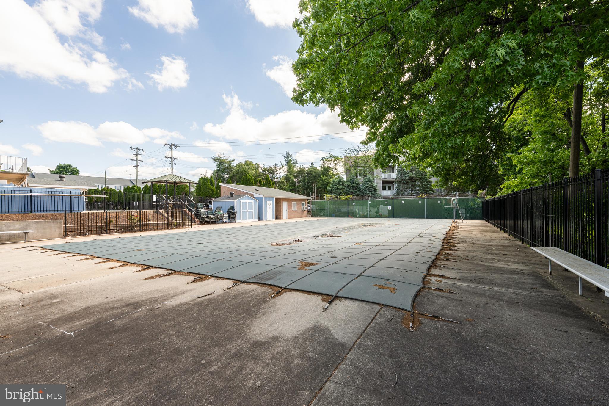 THE MEADOWS - Residential