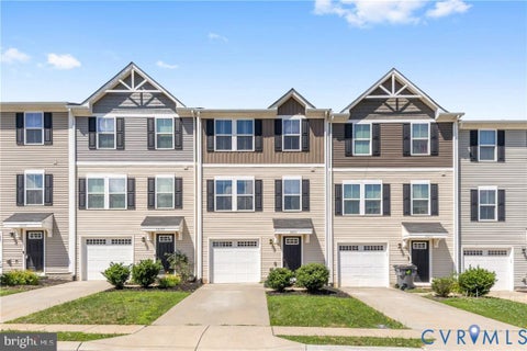 Townhouse For Rent - 35201 Sara Court<br/> LOCUST GROVE, VA 22508