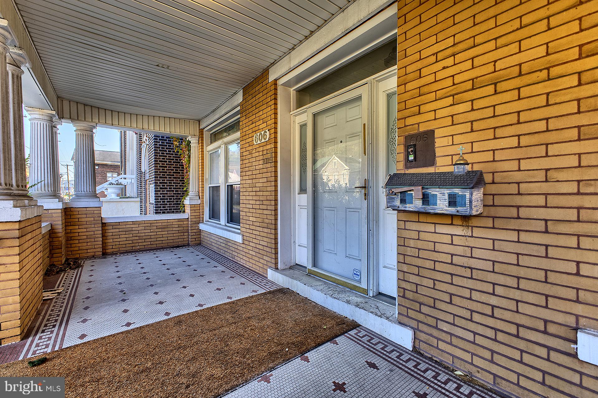 606 MAPLE AVENUE