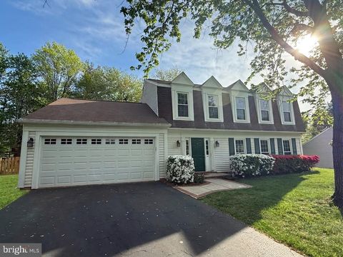 Photo of 6 West Court, STERLING, VA 20165 (MLS # VALO2121056)