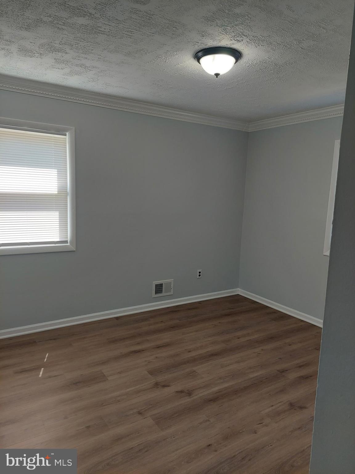 DEN LEE ACRES - Residential Lease