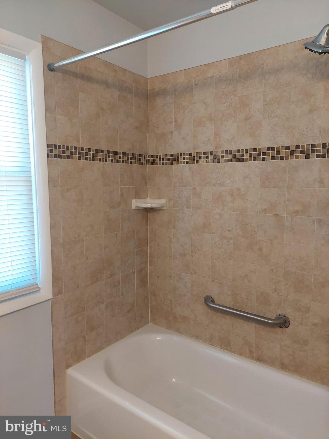 DEN LEE ACRES - Residential Lease