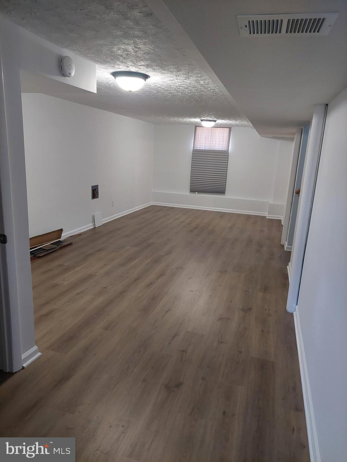 DEN LEE ACRES - Residential Lease