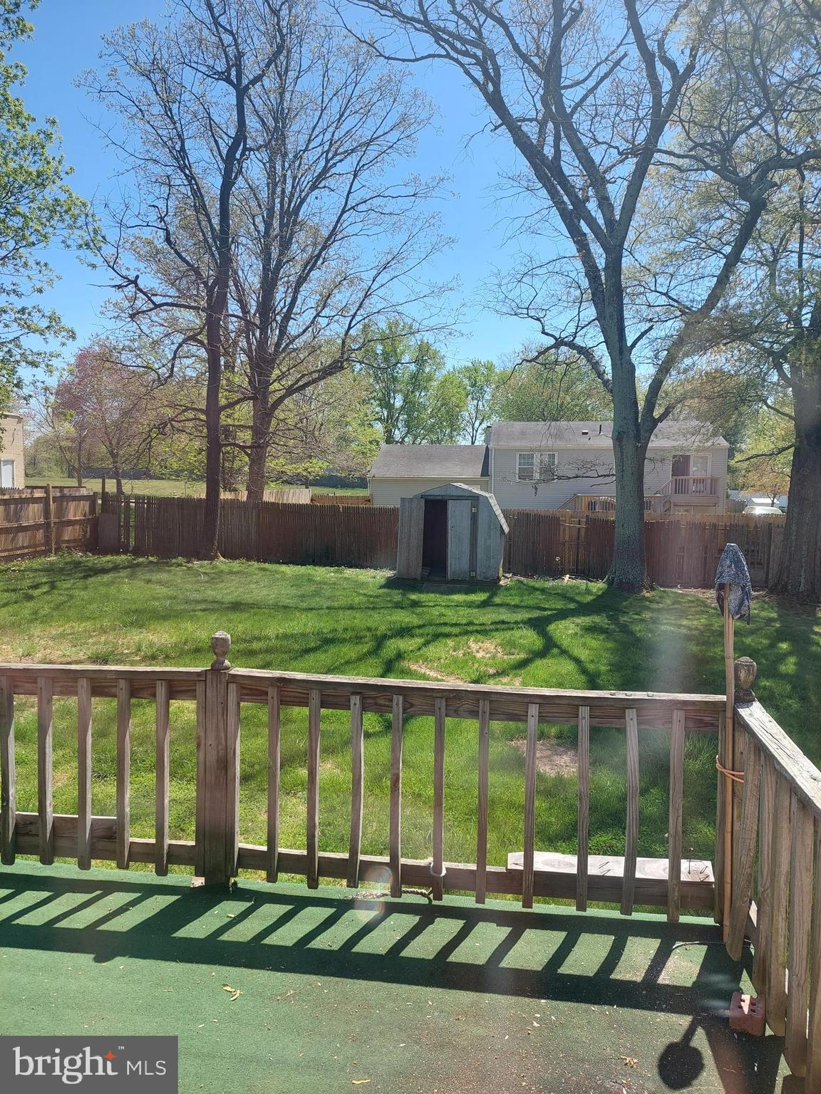 DEN LEE ACRES - Residential Lease