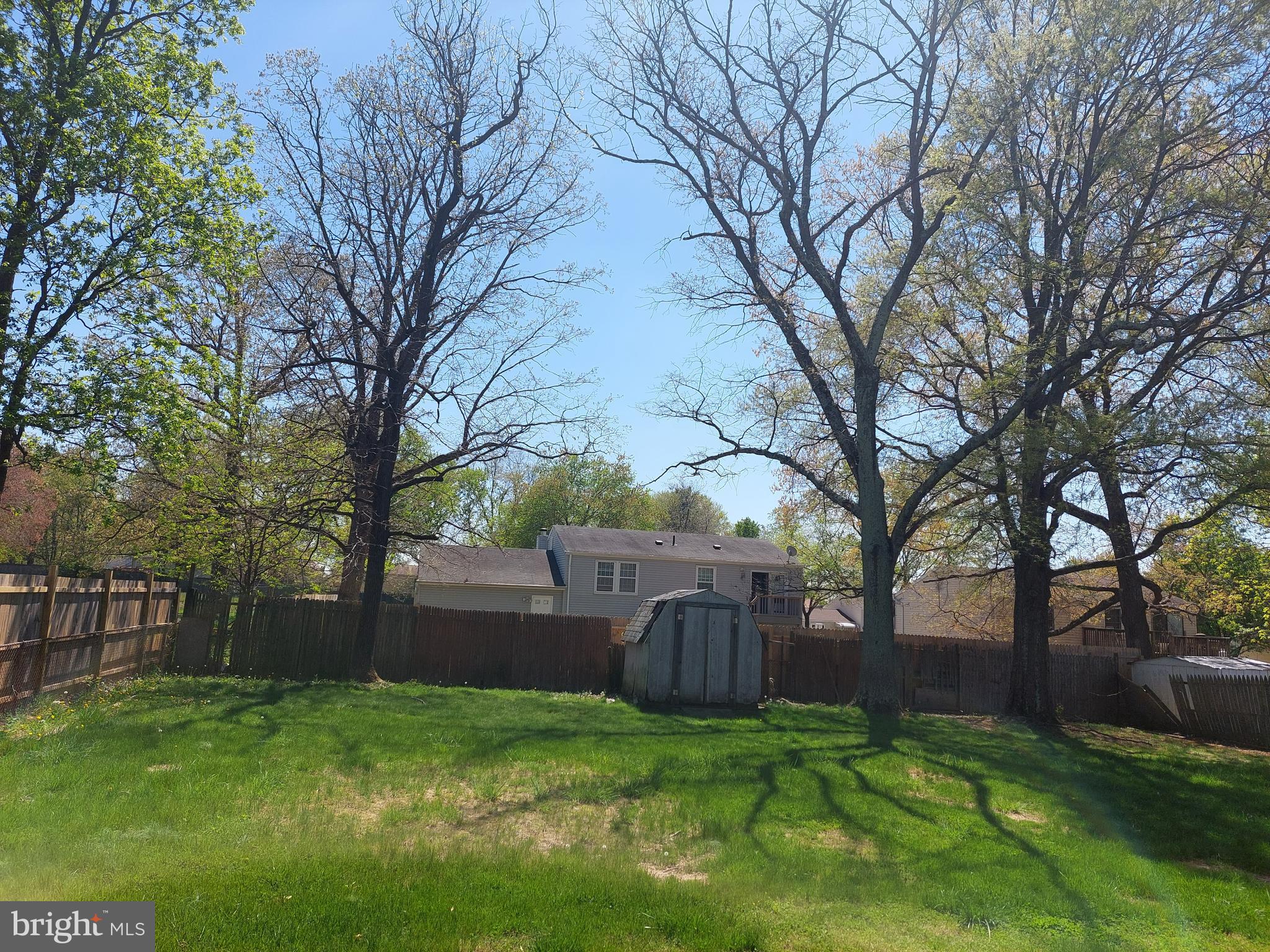 DEN LEE ACRES - Residential Lease