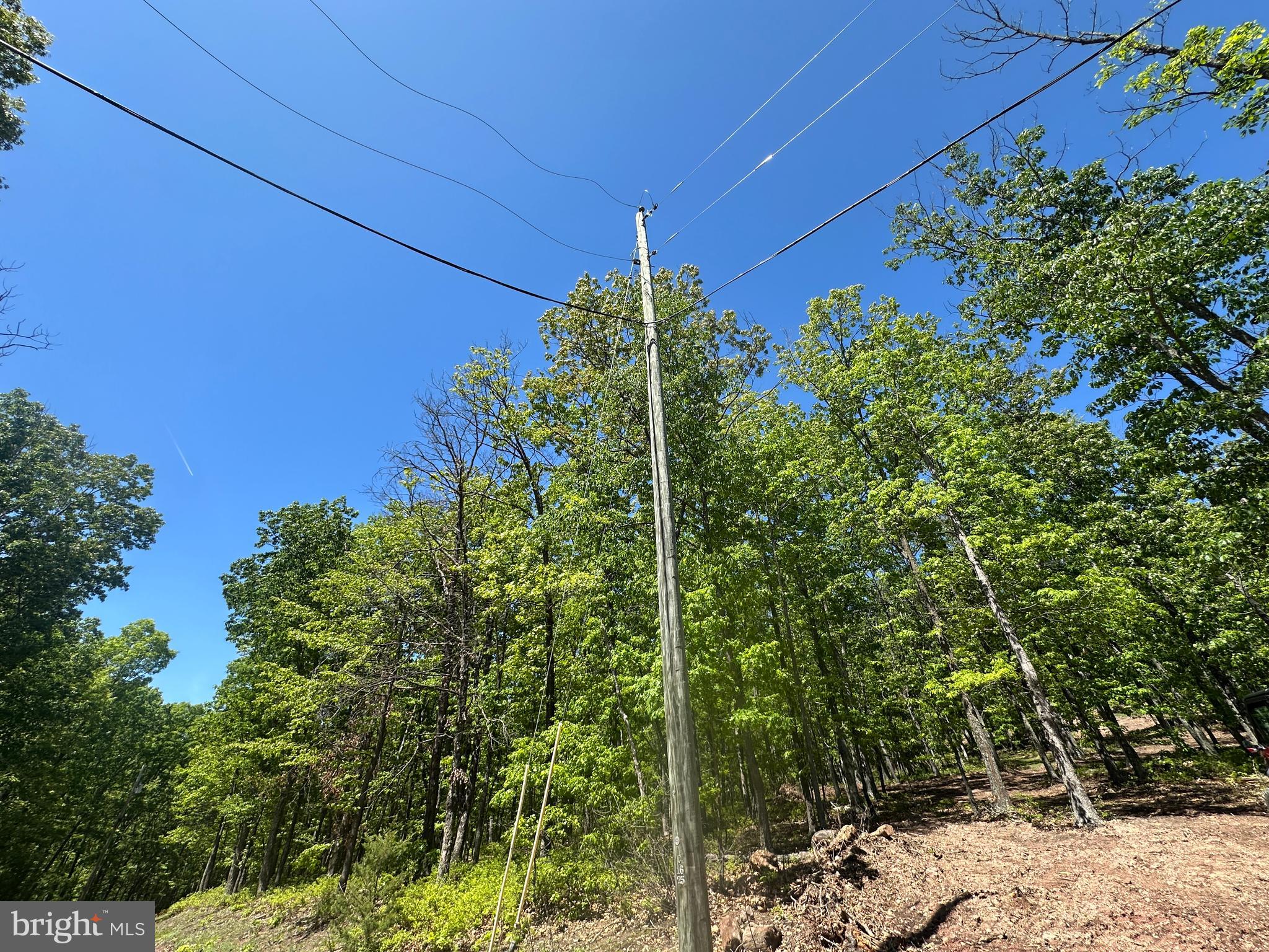 NONE UNRESTRICTED - Land