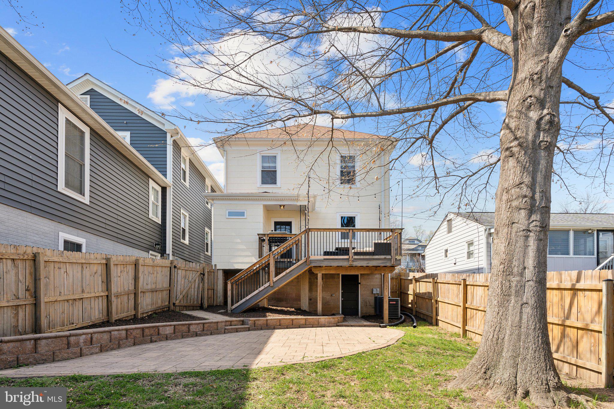 DOWNTOWN FREDERICKSBURG - Residential