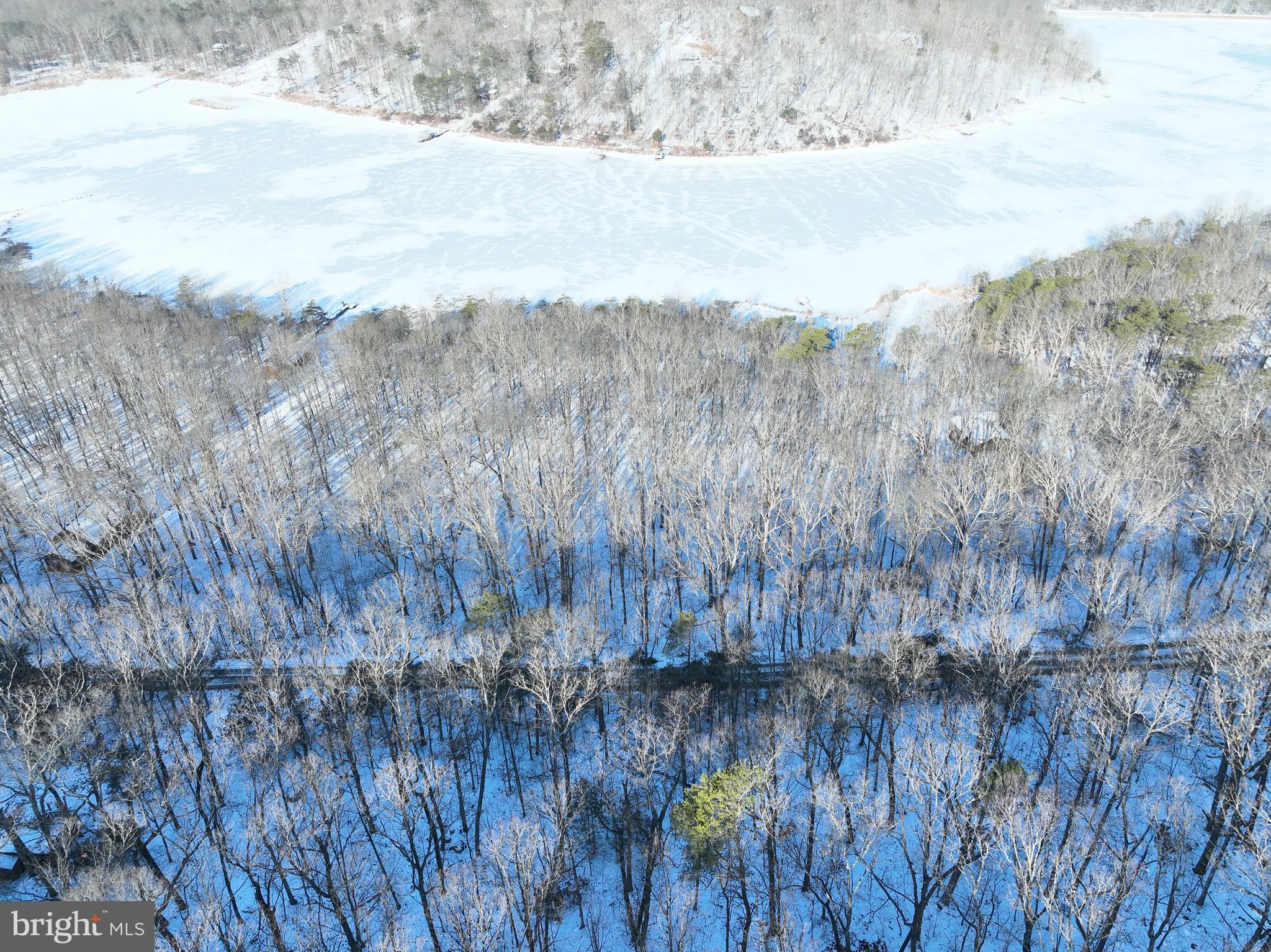 LAKE FERNDALE - Land