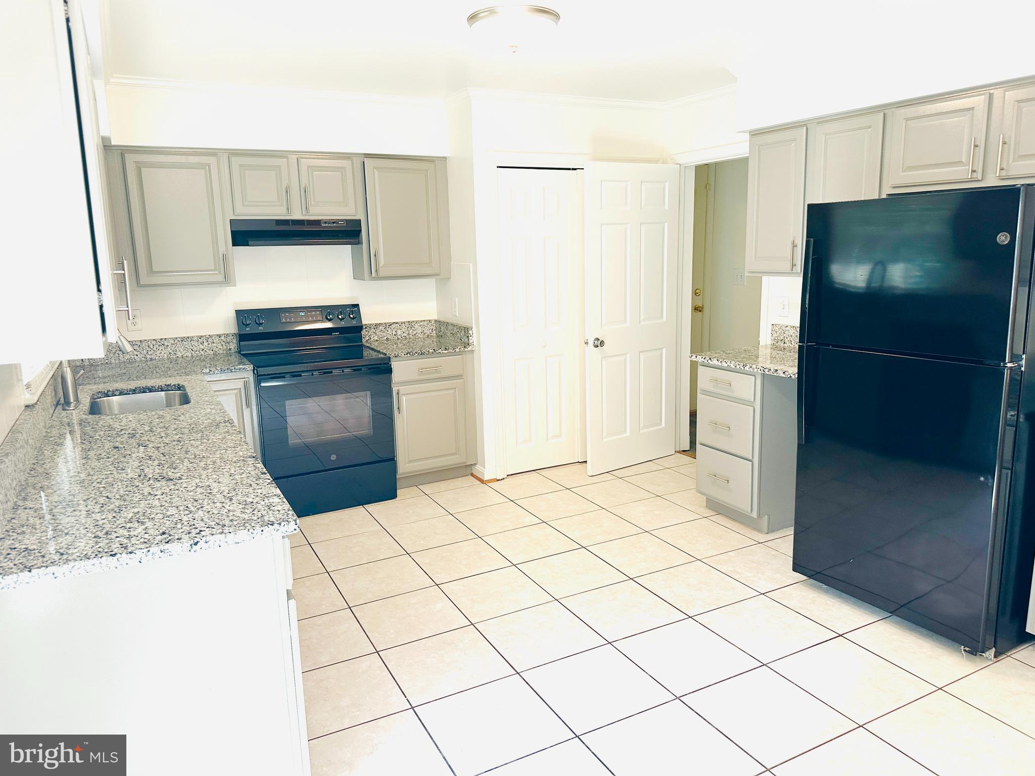 GREAT FALLS ESTATES - Residential Lease