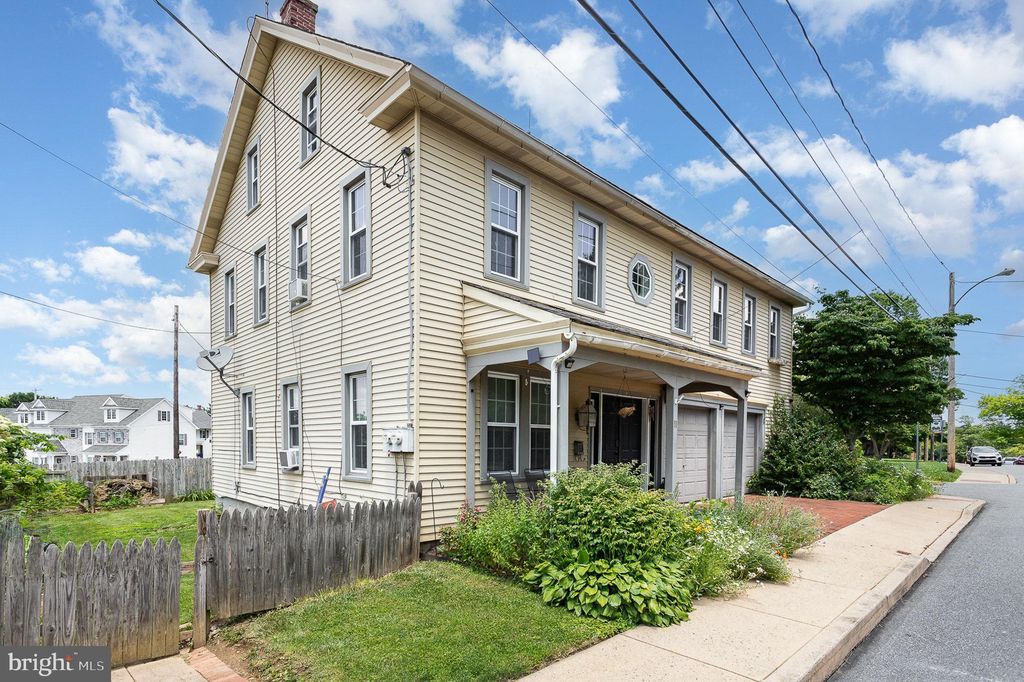 Photo of 11 Landis Avenue, MILLERSVILLE, PA 17551 (MLS # PALA2071728)