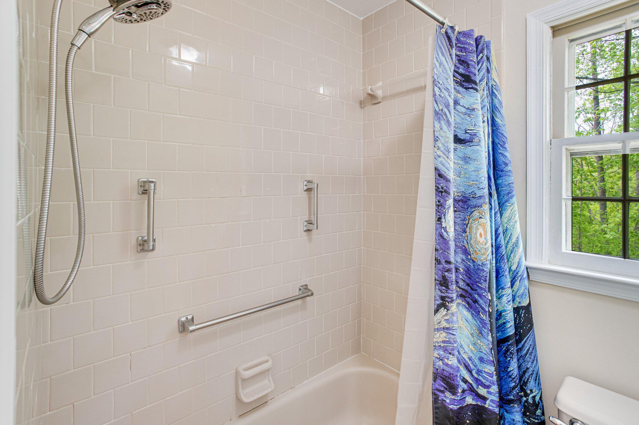 OCCOQUAN OAKS - Residential