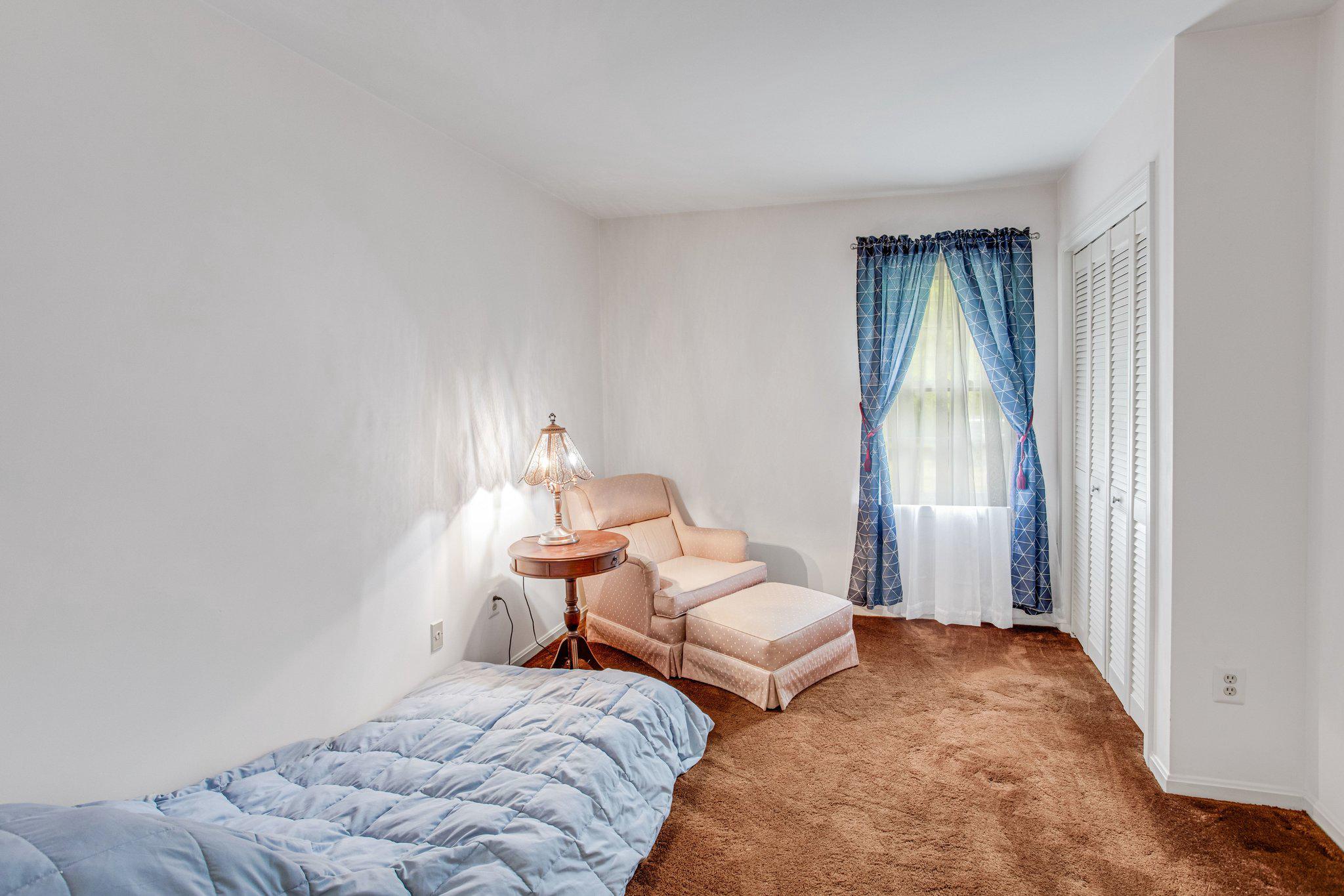 OCCOQUAN OAKS - Residential