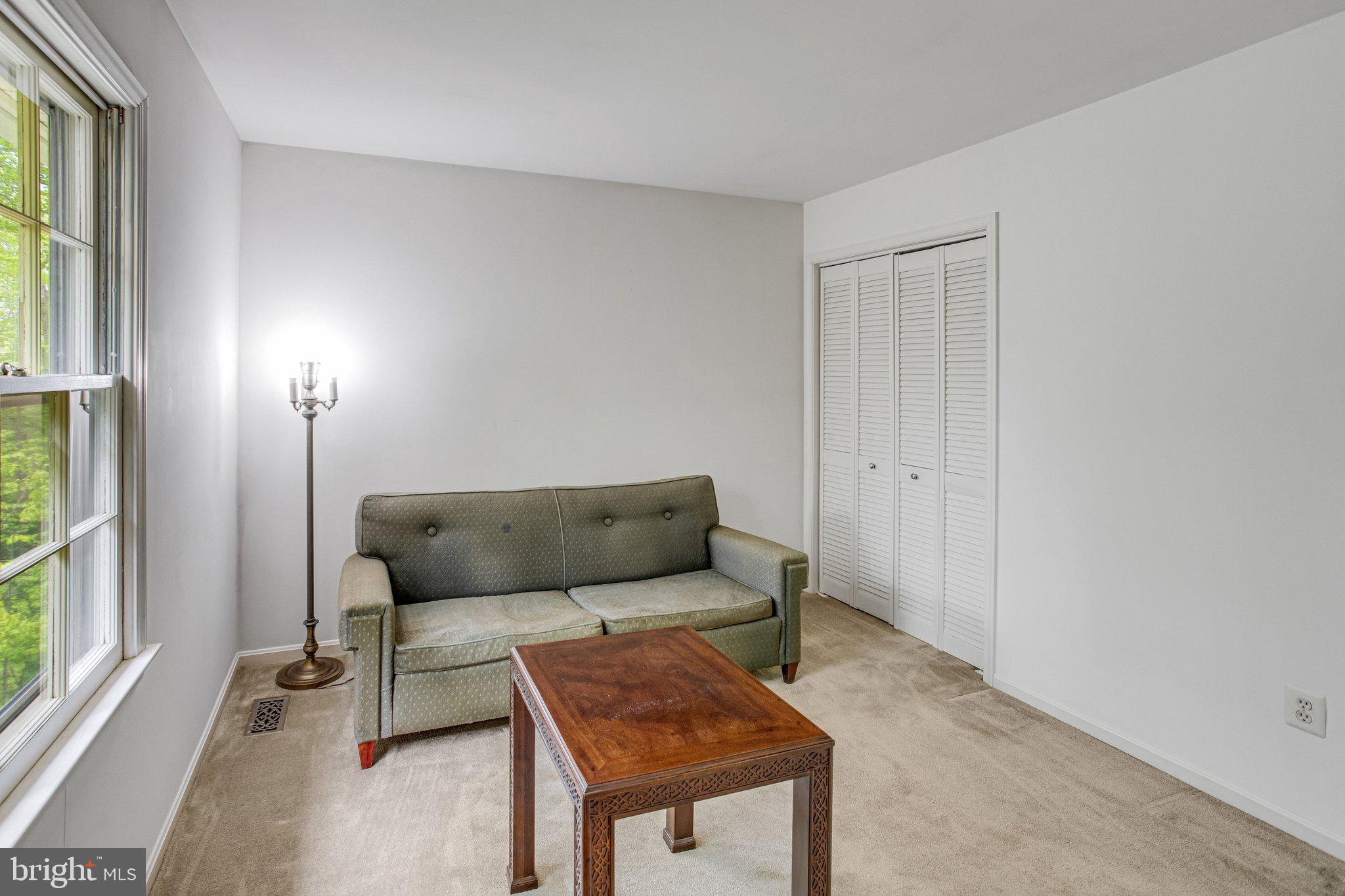 OCCOQUAN OAKS - Residential