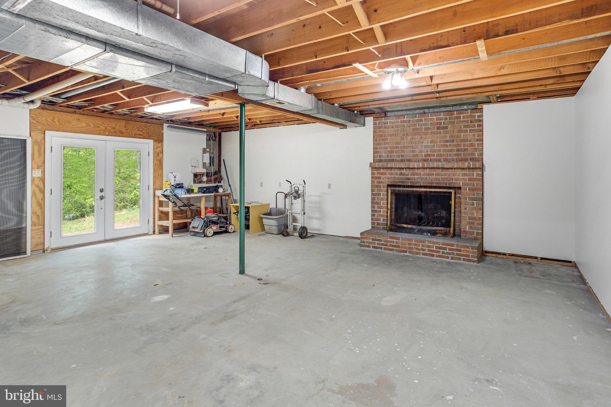 OCCOQUAN OAKS - Residential