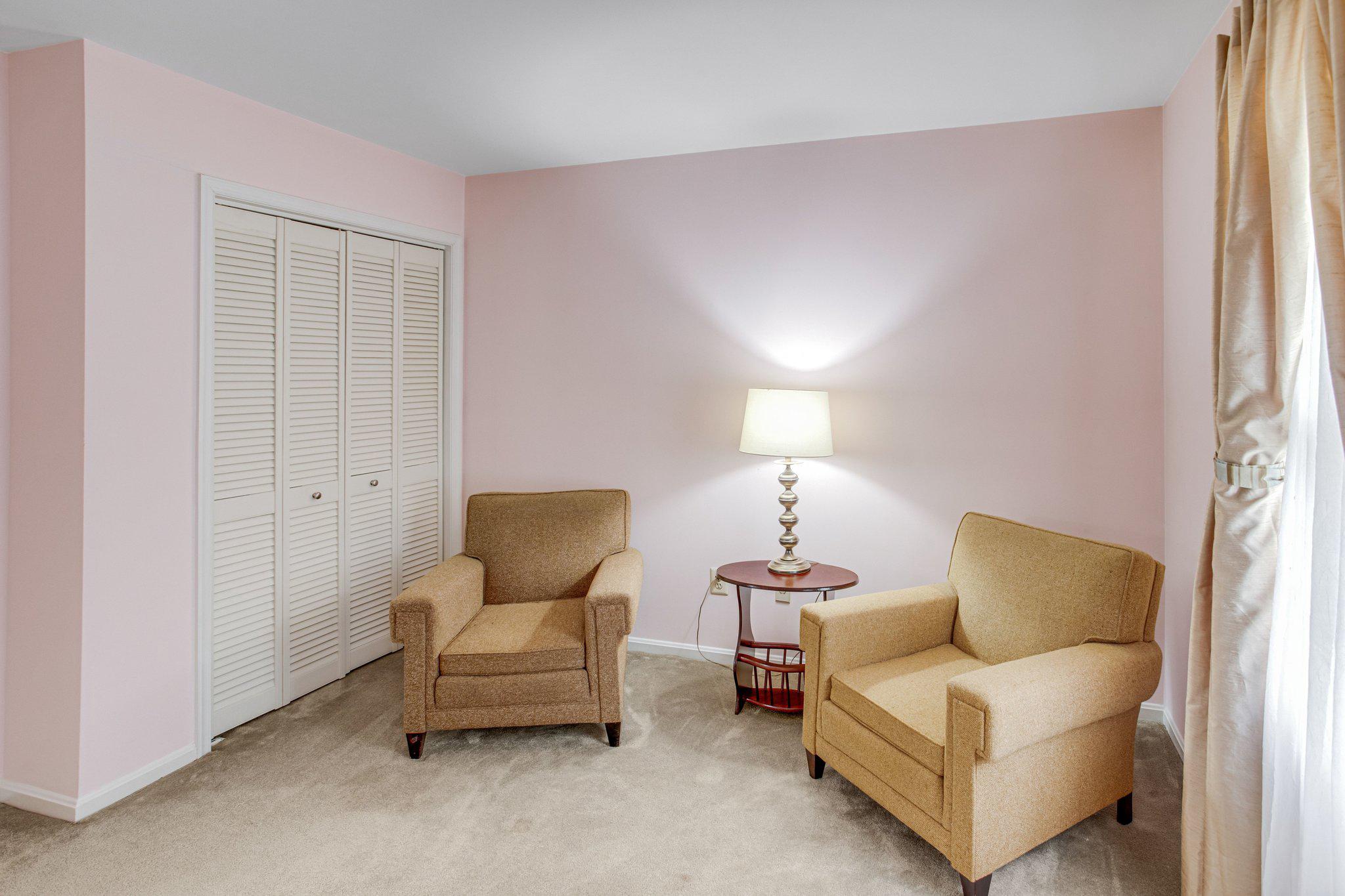 OCCOQUAN OAKS - Residential