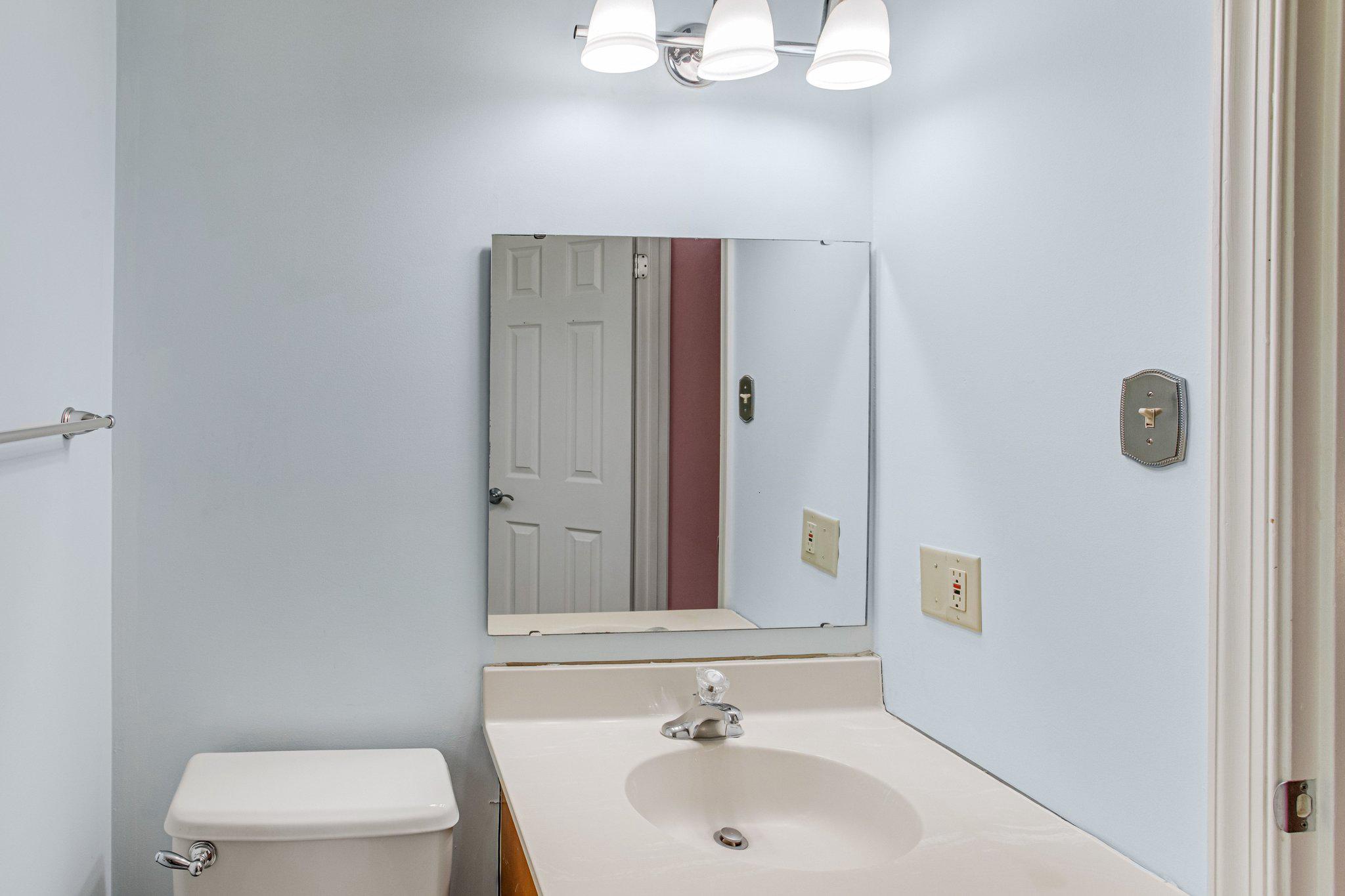 OCCOQUAN OAKS - Residential