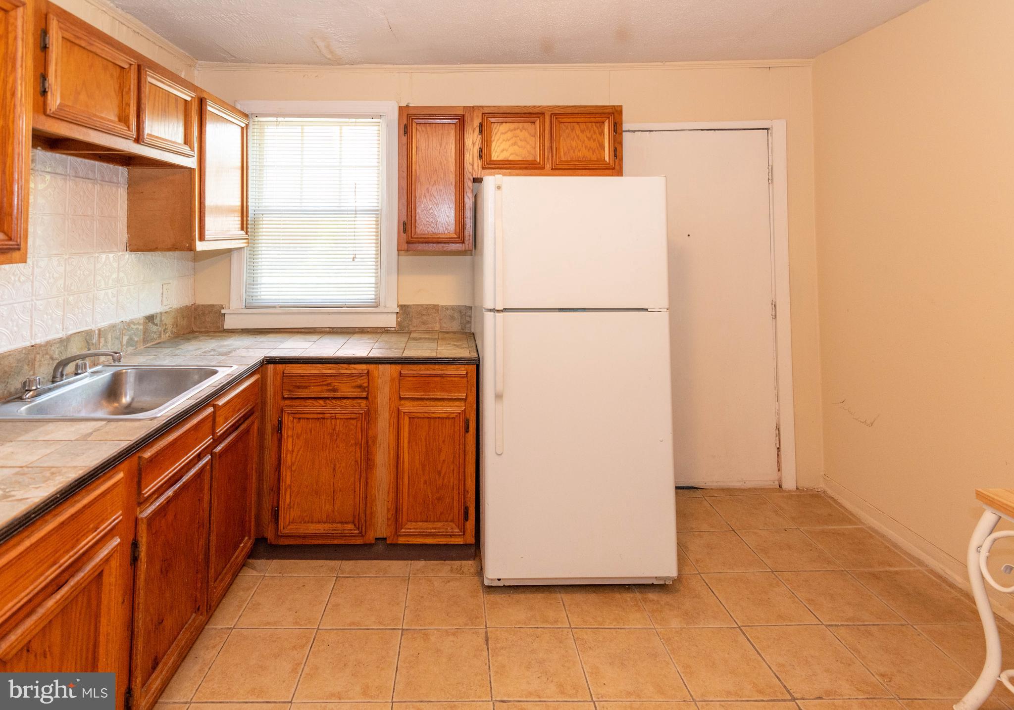 6 N STOCKTON STREET