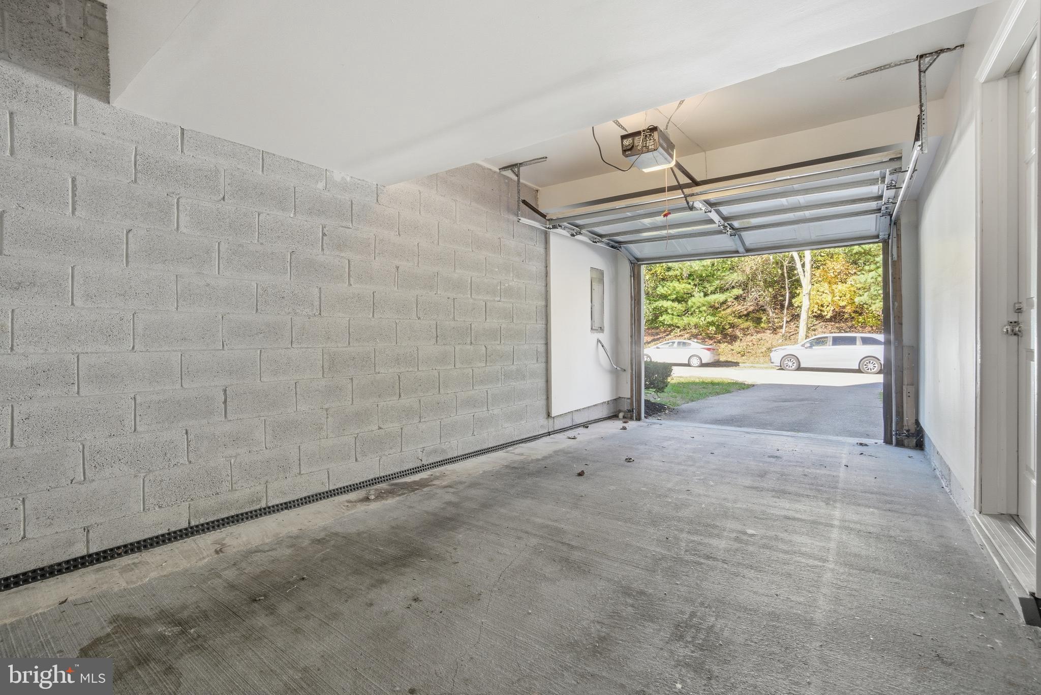 HICKORY RIDGE - Residential Lease