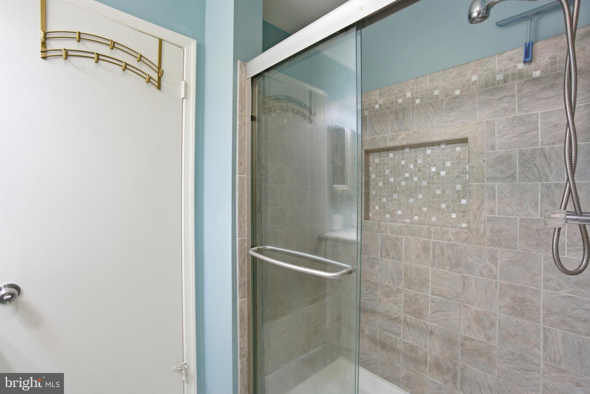 HICKORY RIDGE - Residential Lease