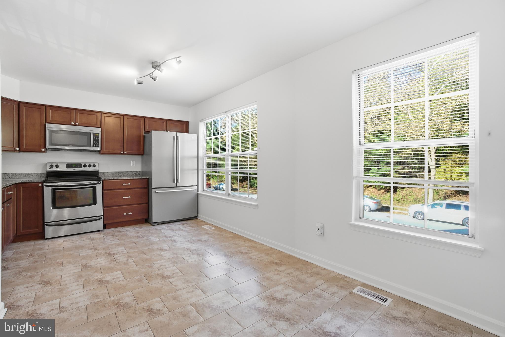 HICKORY RIDGE - Residential Lease